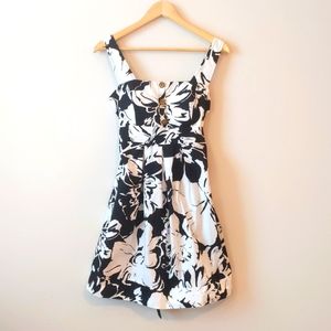 B.Smar floral black and white short dress